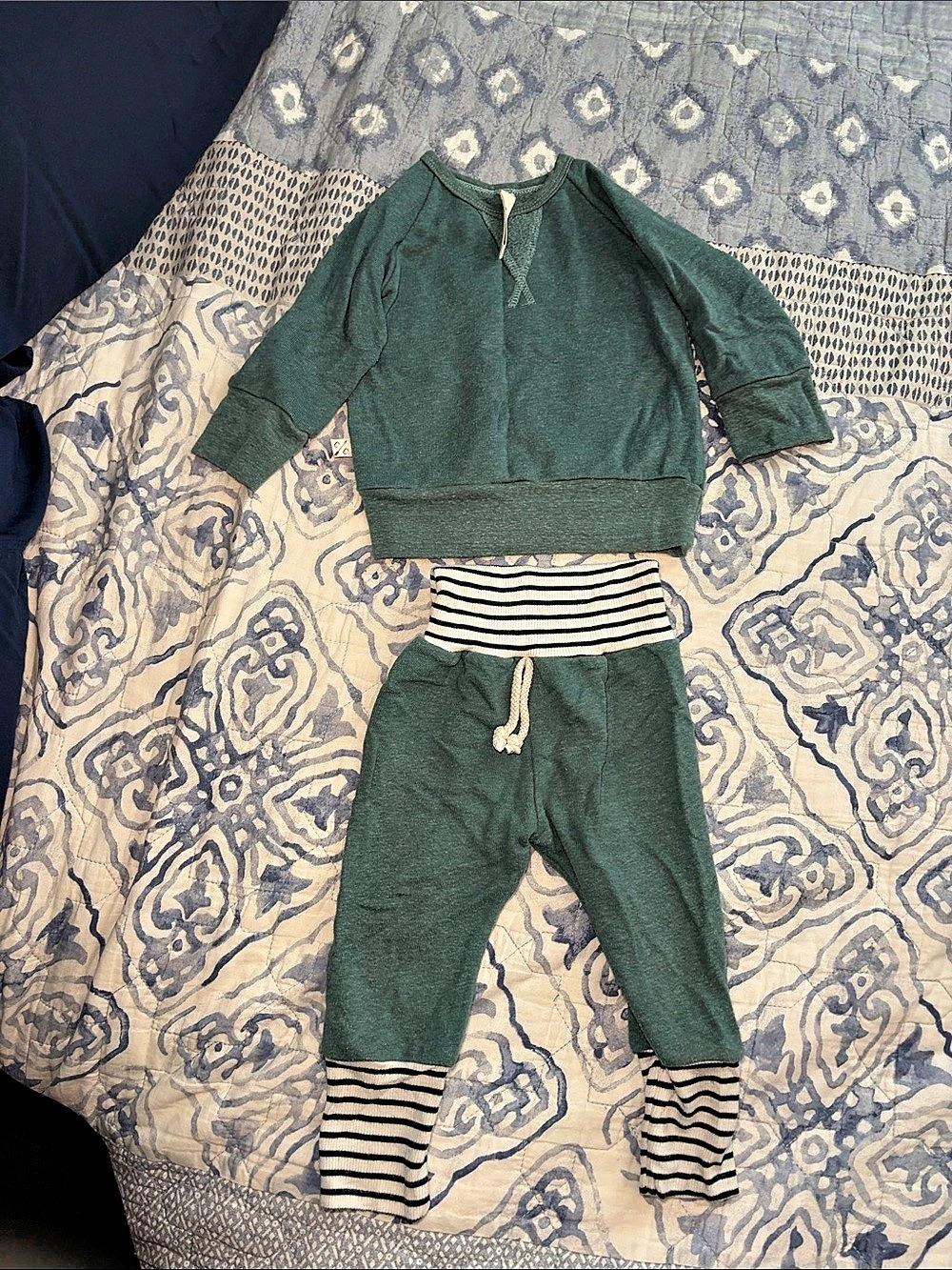 Childhoods Clothing Classic Sweat Set Kids Striped Green and white 6-12 months